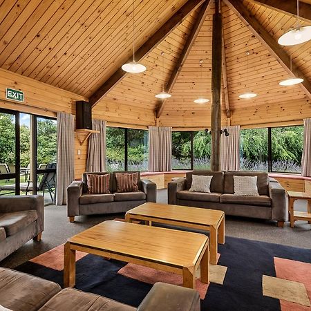 Altamont Lodge Wanaka Exterior photo