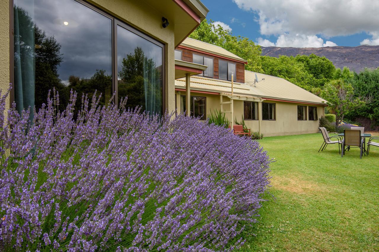 Altamont Lodge Wanaka Exterior photo